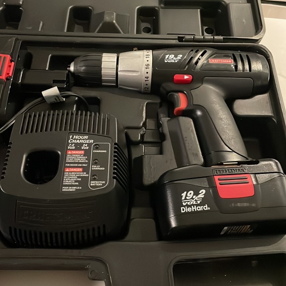 Craftsman die hard to drill cordless 19.2 V with carrying case used 2times Lnew - Picture 4 of 8